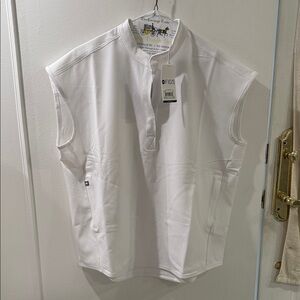 Figs woman’s oversized Rafaela scrub top Classic White Tank Top NWT